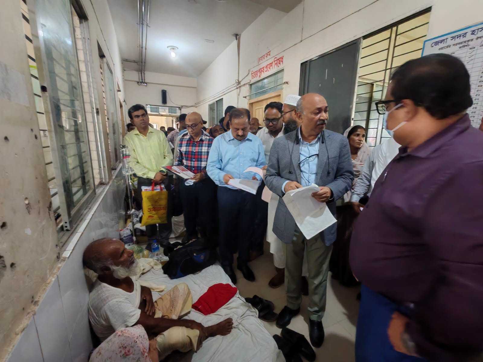 নেত্রকোনা ২৫০ শয্যা হাসপাতাল পরিদর্শন করলেন স্বাস্থ্য অধিদপ্তরের মহাপরিচালক